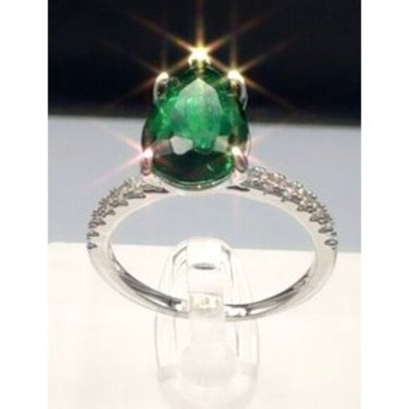Sterling Silver Green Gemstone Pear Cut Ring Size 9 - Picture 1 of 9